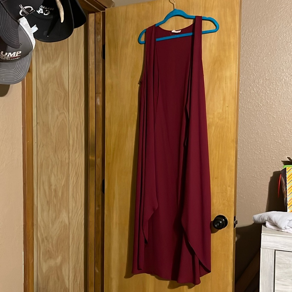 Maroon duster